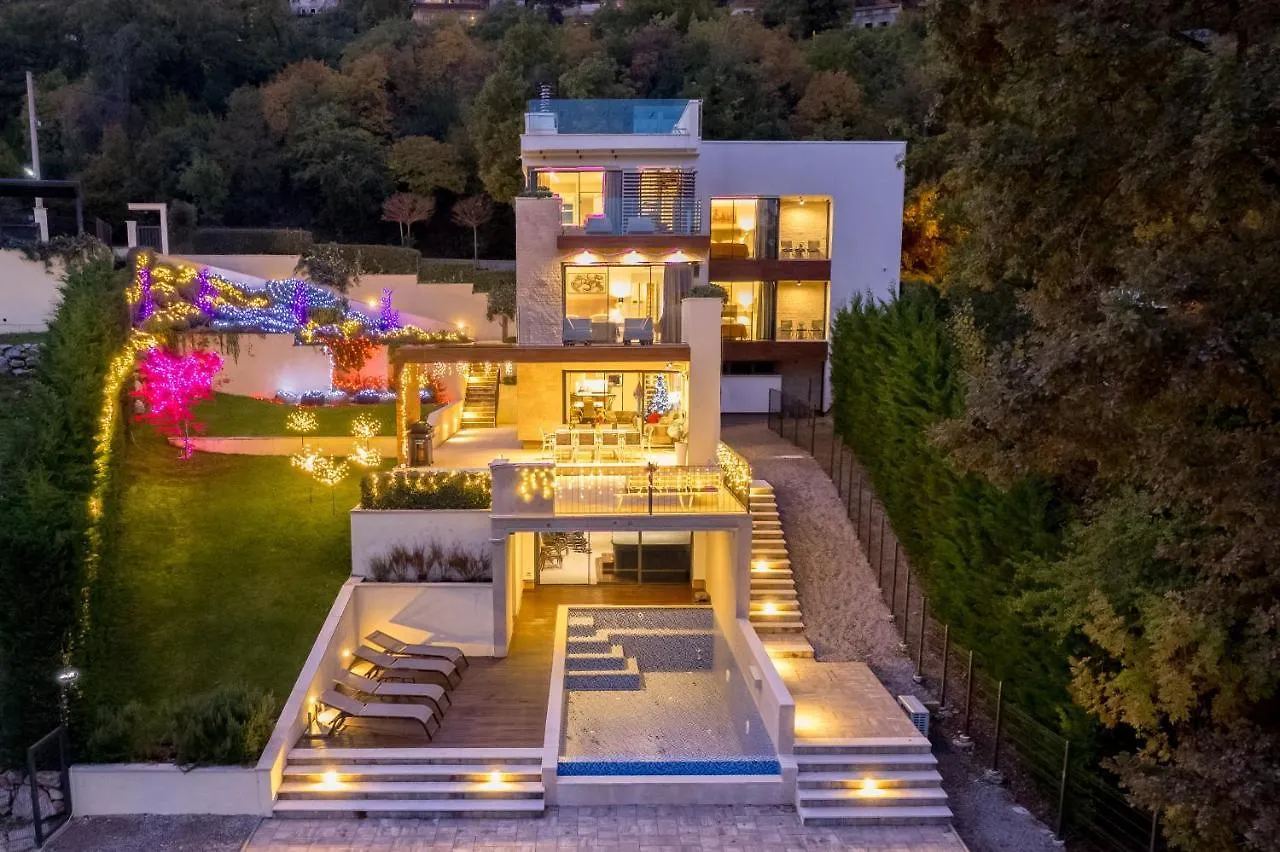 Villa Altavista - Seaview & Relax With Heated Pool & Minigolf Opatija