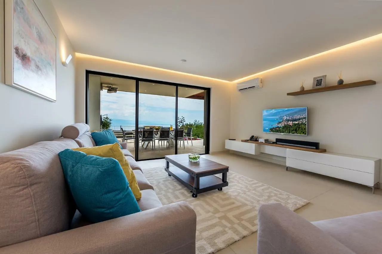 Villa Altavista - Seaview & Relax With Heated Pool & Minigolf Opatija