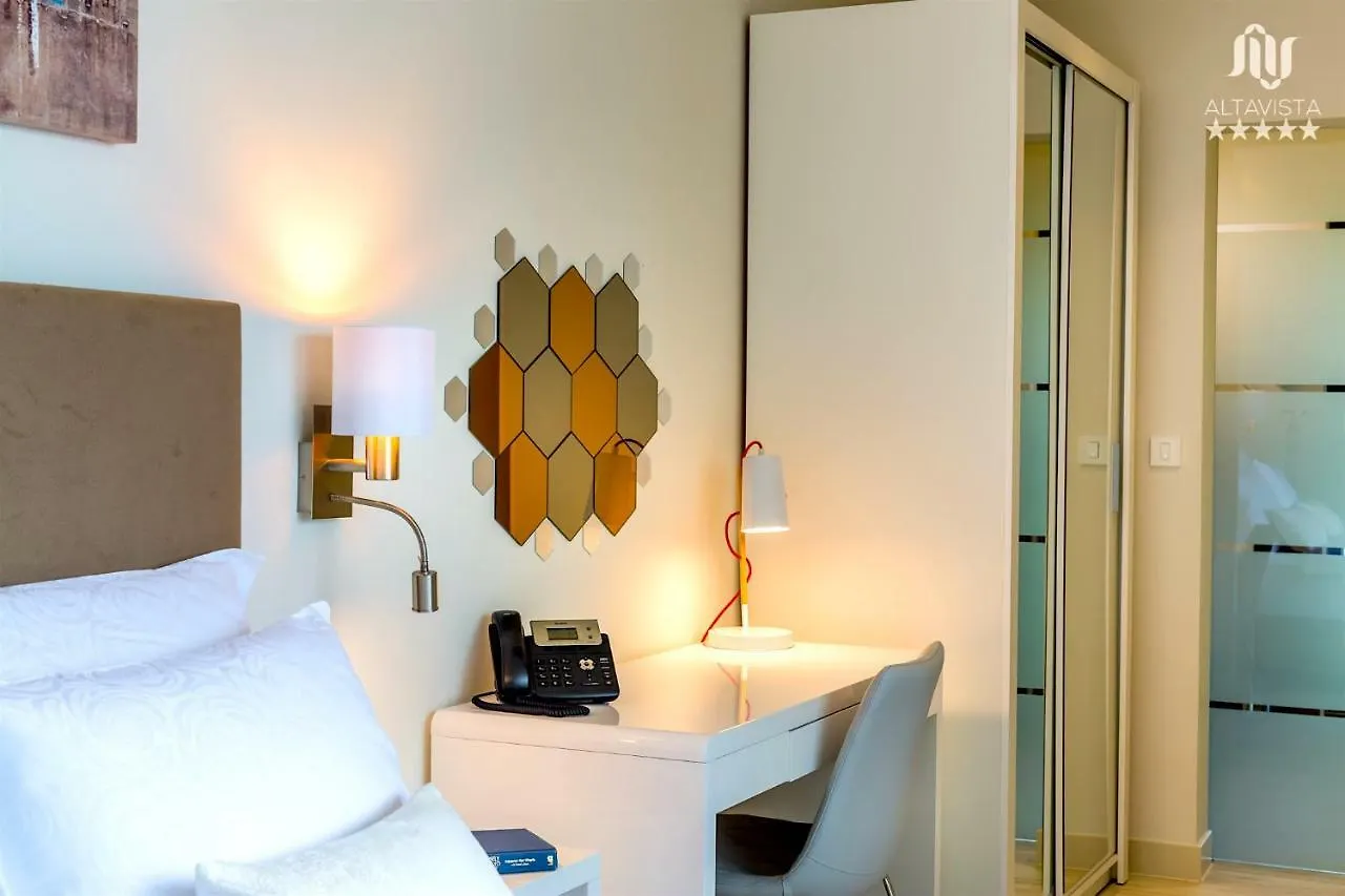 Villa Altavista - Seaview & Relax With Heated Pool & Minigolf Opatija
