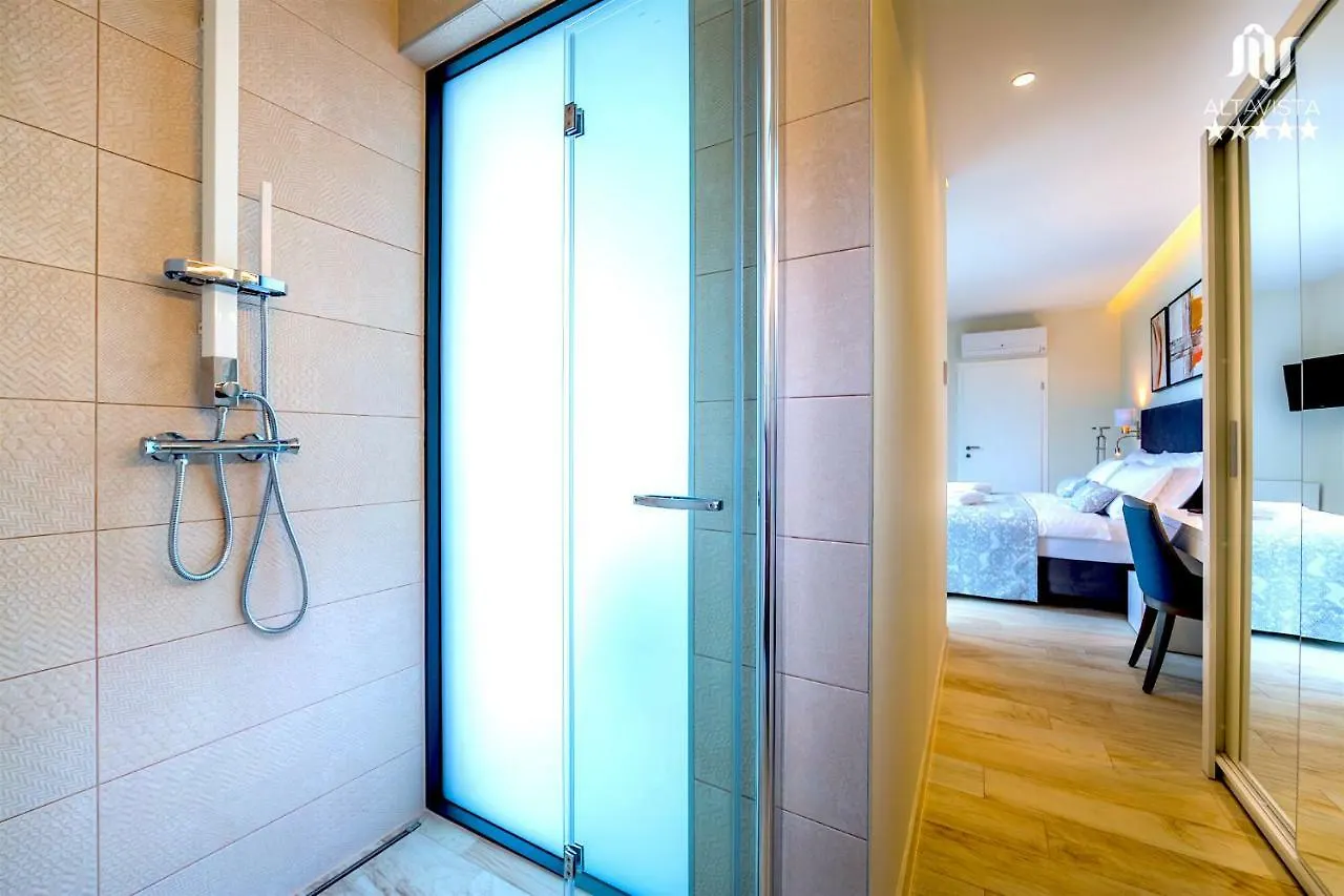 Villa Altavista - Seaview & Relax With Heated Pool & Minigolf Opatija