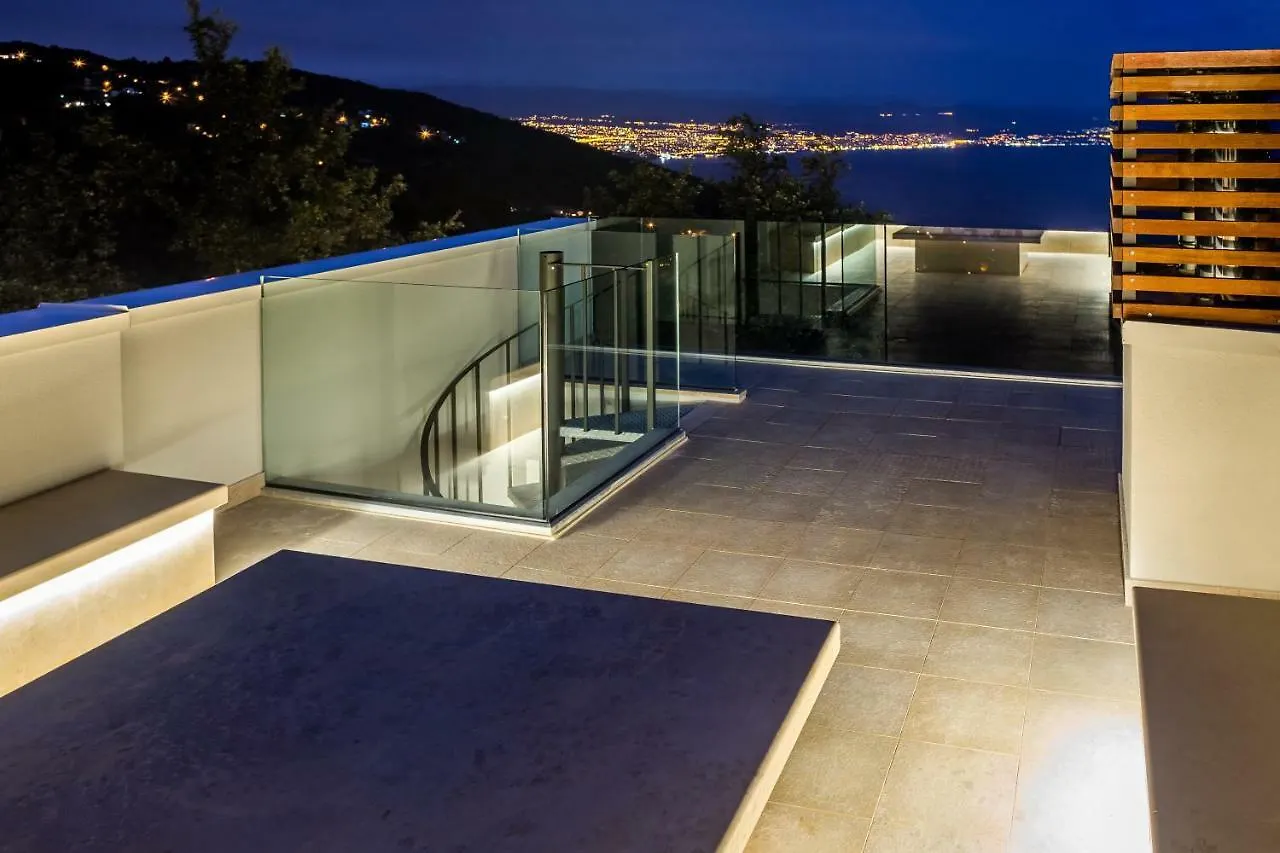 Villa Altavista - Seaview & Relax With Heated Pool & Minigolf Opatija