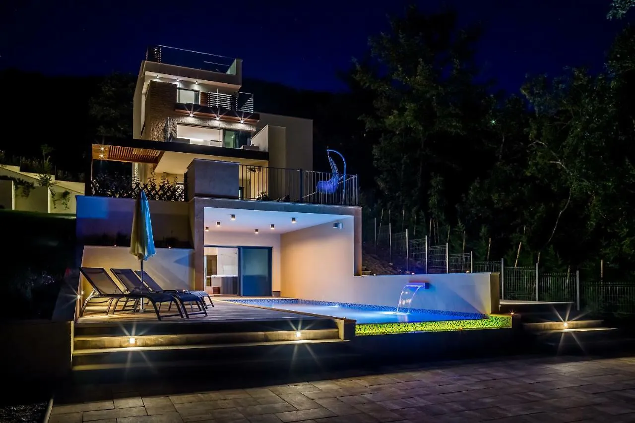 Villa Altavista - Seaview & Relax With Heated Pool & Minigolf Opatija